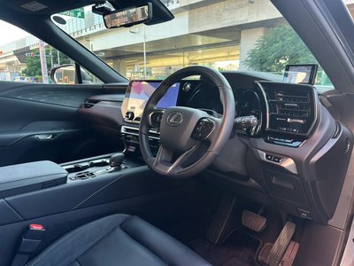 2025 Lexus RX — миниатюра 18