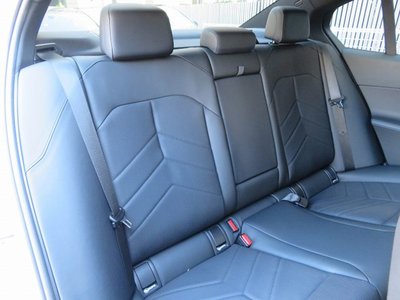 صورة 9 لـ 2024 BMW 5 SERIES
