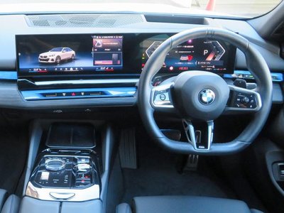 صورة 6 لـ 2024 BMW 5 SERIES