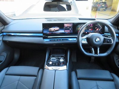 صورة 4 لـ 2024 BMW 5 SERIES