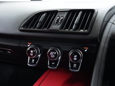 صورة مصغرة 38 لـ 2021 AUDI R8