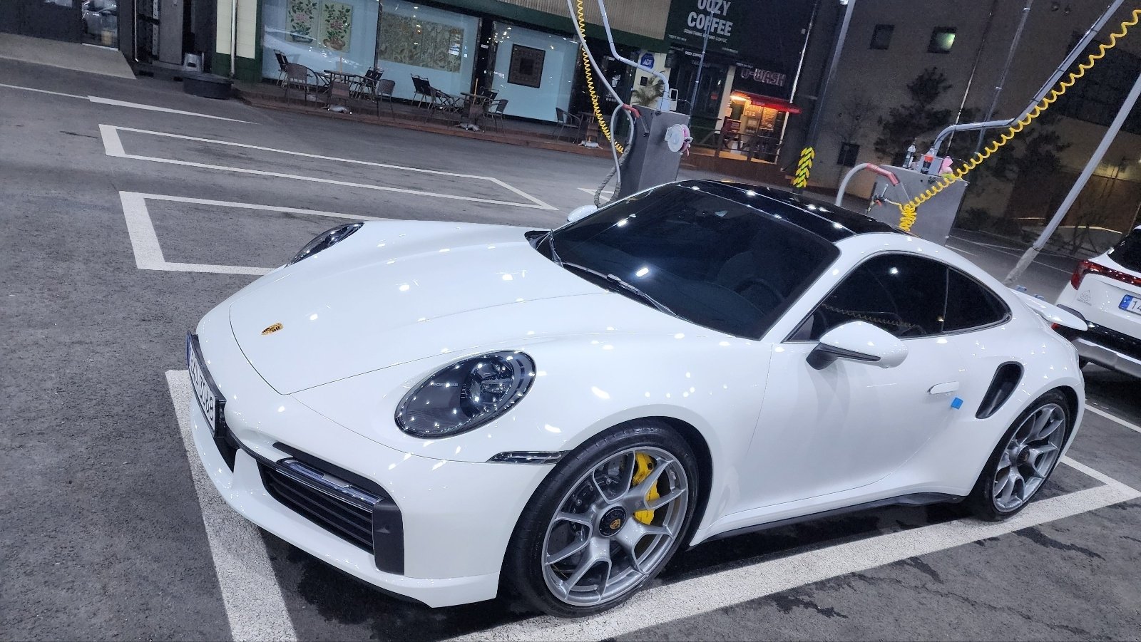 PORSCHE 911 - View 1