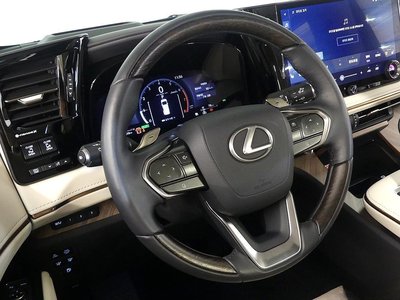 2024 Lexus LM — миниатюра 12