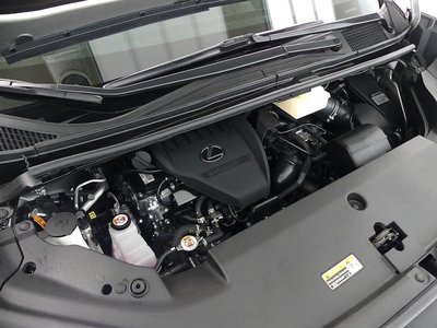 2024 Lexus LM photo 6