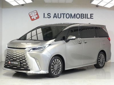 2024 Lexus LM photo 1