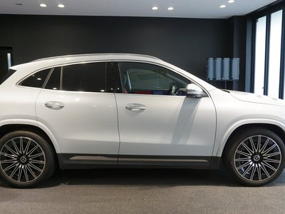 MERCEDES-BENZ GLA - 7