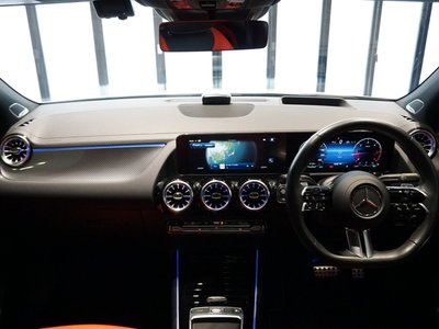 MERCEDES-BENZ GLA - 10