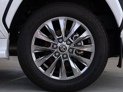 2023 Toyota LAND CRUISER 300 — миниатюра 55