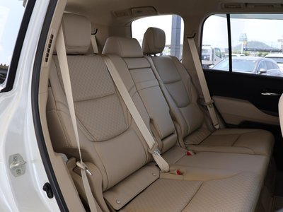 2023 Toyota LAND CRUISER 300 — миниатюра 40