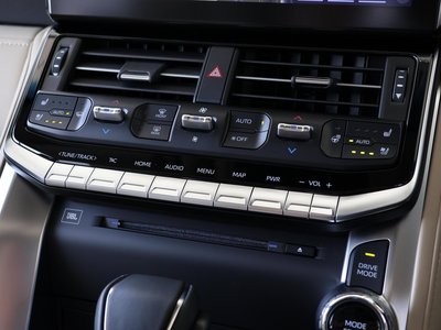 2023 Toyota LAND CRUISER 300 — миниатюра 27