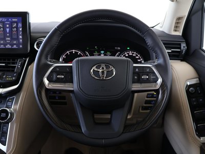 2023 Toyota LAND CRUISER 300 — миниатюра 18