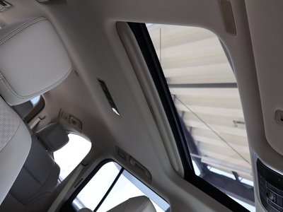 2023 Toyota LAND CRUISER 300 — миниатюра 39
