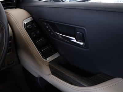 2023 Toyota LAND CRUISER 300 — миниатюра 31