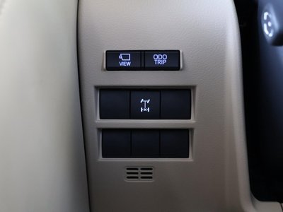2023 Toyota LAND CRUISER 300 — миниатюра 29