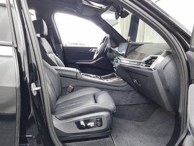 2025 BMW X7 thumbnail 11