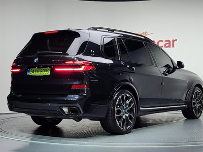 2025 BMW X7 photo 4