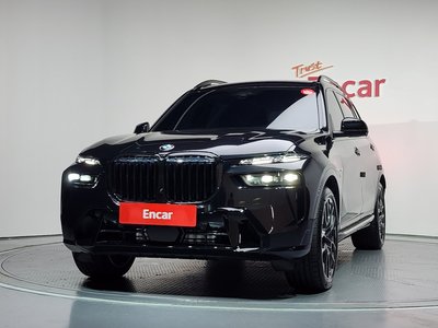 2025 BMW X7 photo 2