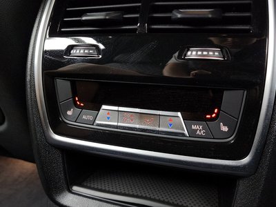 2025 BMW X7 thumbnail 19