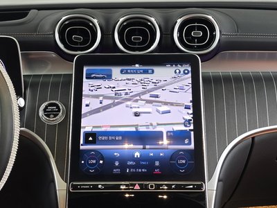 2024 Mercedes-BENZ GLC — миниатюра 18