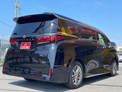 2025 Toyota ALPHARD photo 8