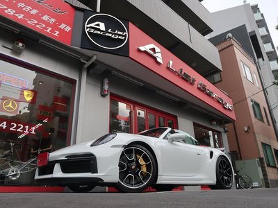 PORSCHE 911 - 8