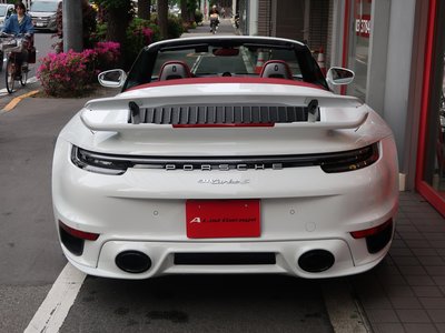 PORSCHE 911 - 9