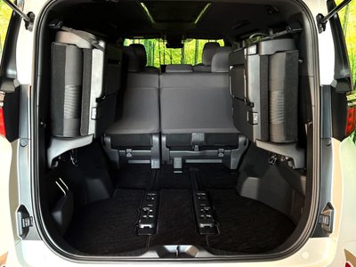 2025 Toyota ALPHARD thumbnail 40