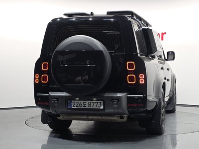 LAND ROVER DEFENDER - 4