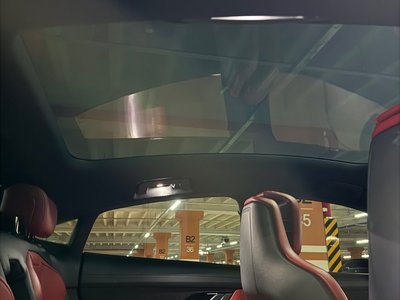 PORSCHE TAYCAN - 9