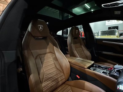 LAMBORGHINI URUS - 6