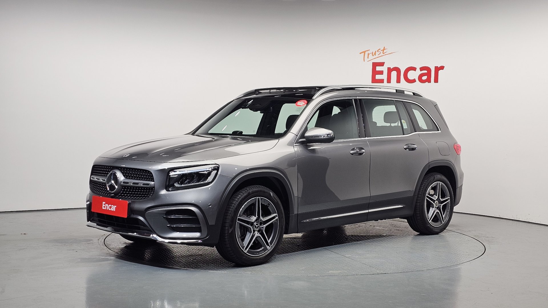 MERCEDES-BENZ GLB - View 1