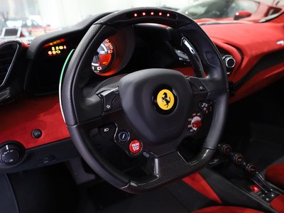 FERRARI 488 PISTA - 8