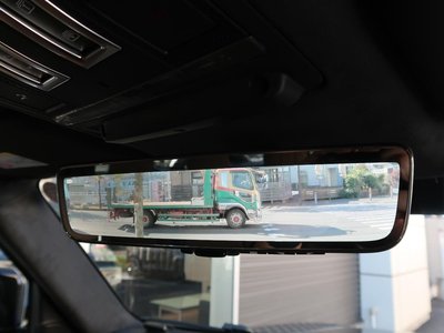 LAND ROVER DEFENDER - 8