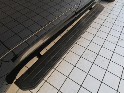 LAND ROVER DEFENDER - 5