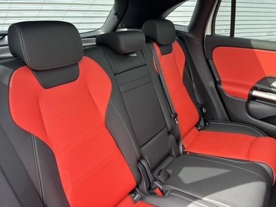 MERCEDES-BENZ GLA - 5