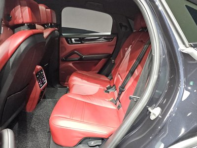 2022 Porsche CAYENNE — миниатюра 16