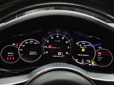 2022 Porsche CAYENNE — миниатюра 11