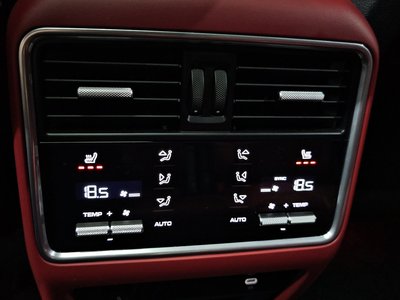 2022 Porsche CAYENNE — миниатюра 24
