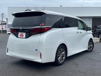 2024 Toyota ALPHARD — фото 3