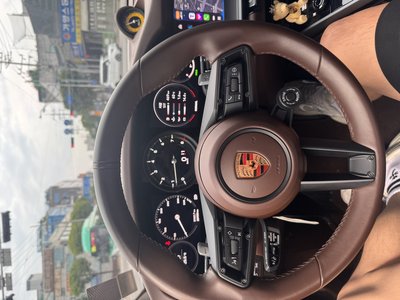 PORSCHE 911 - 8