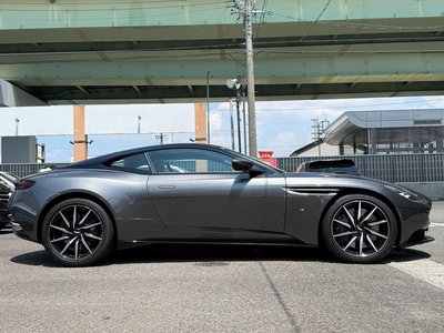 ASTON MARTIN DB11 - 8