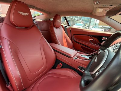 2017 Aston Martin DB11 照片 17