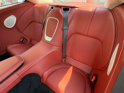2017 Aston Martin DB11 照片 21