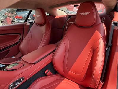 2017 Aston Martin DB11 照片 19