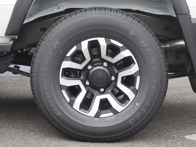 TOYOTA LAND CRUISER 70 - 7