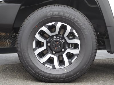 TOYOTA LAND CRUISER 70 - 6