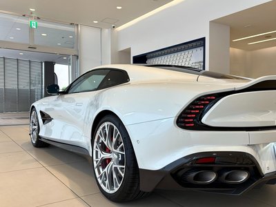 2025 Aston Martin VANQUISH — фото 10