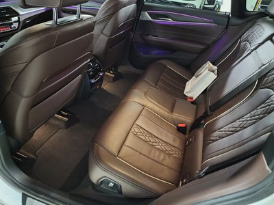 BMW 6 SERIES GT - 10