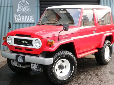 TOYOTA LAND CRUISER 70