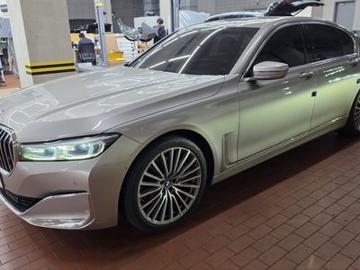 BMW 7 SERIES - 1